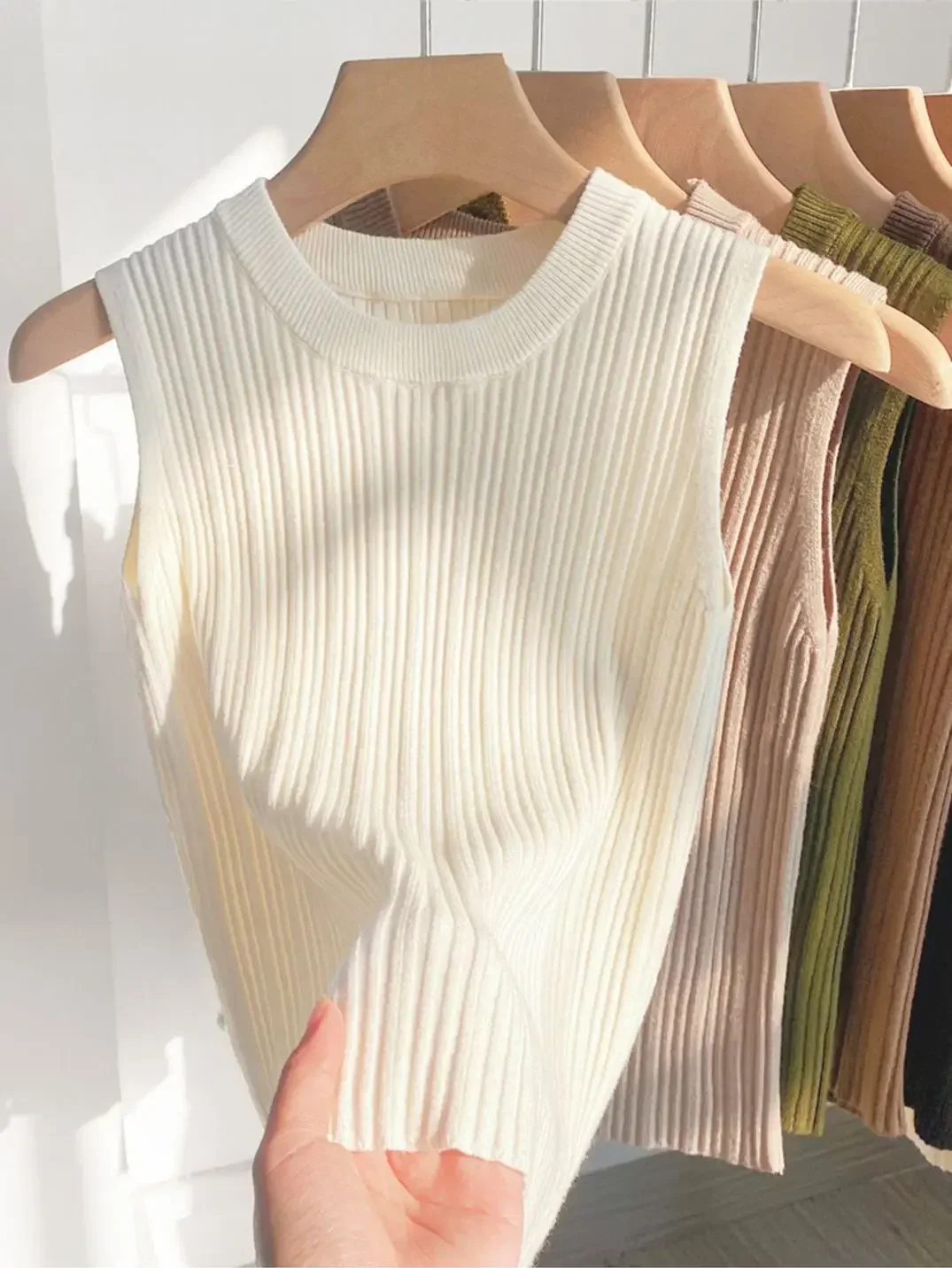 2026 Women Top Korea Knitted Vests O-neck Solid Tank Blusas Y2K Summer Fashion Female Sleeveless Casual Thin Tops