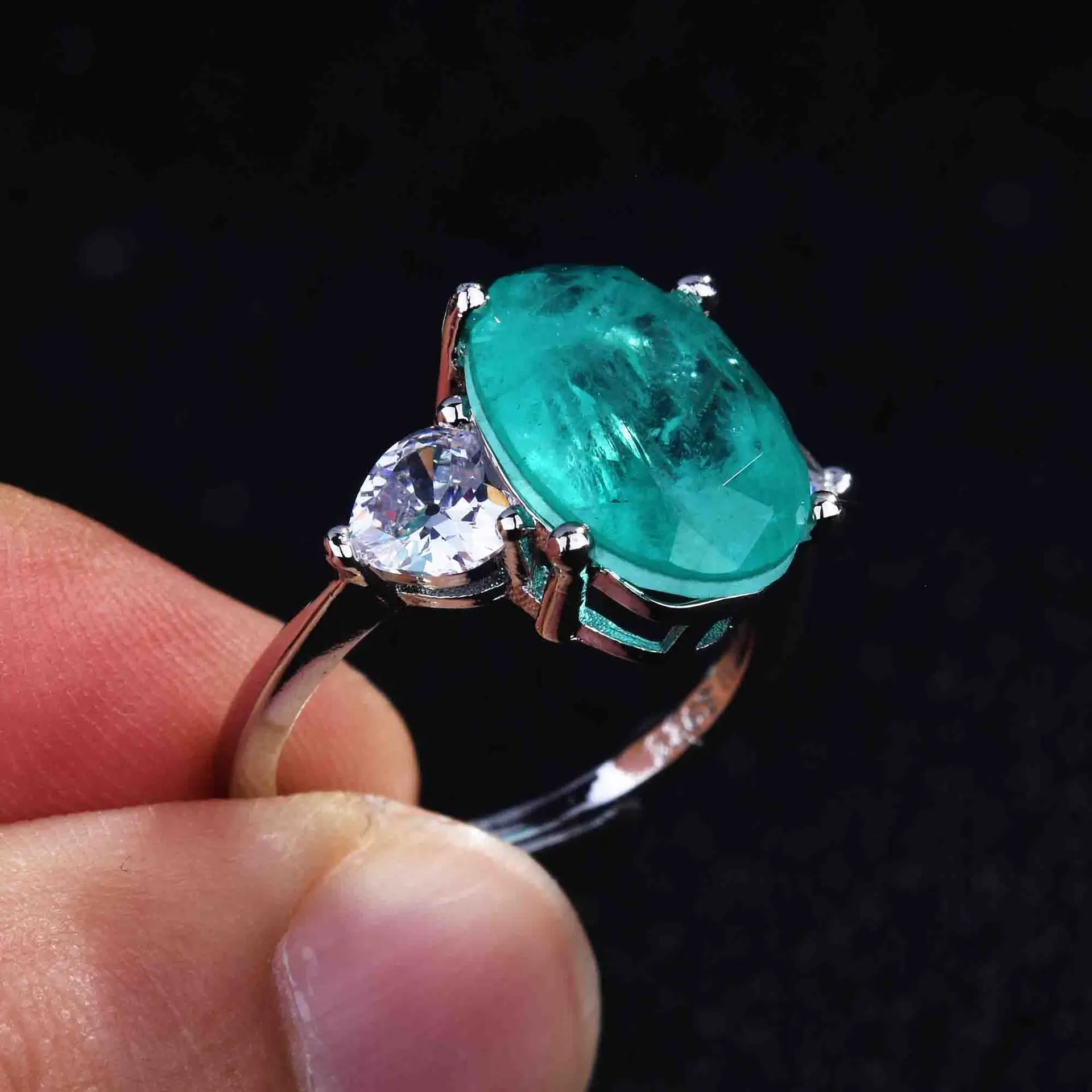 Luxurious Geometric-Shaped Paraiba Tourmaline Gemstone Ring for Ladies Micro-Set Diamond Silver Version Jewelry