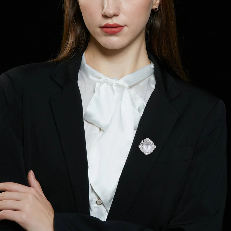 Elegant, High-Quality Geometric Square Pearl Magnetic Brooch: Modest Blouse Neckline Fastener and Accessory for Women