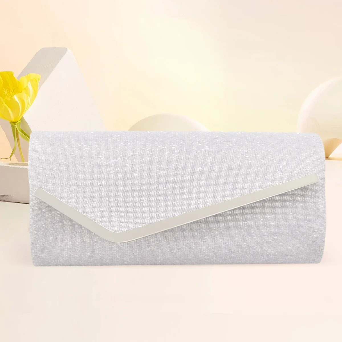 Fashionable Clutch Bag, New Versatile Makeup Bag for Women's Weddings, Round-bottomed Metal Flip Top Dinner Bag