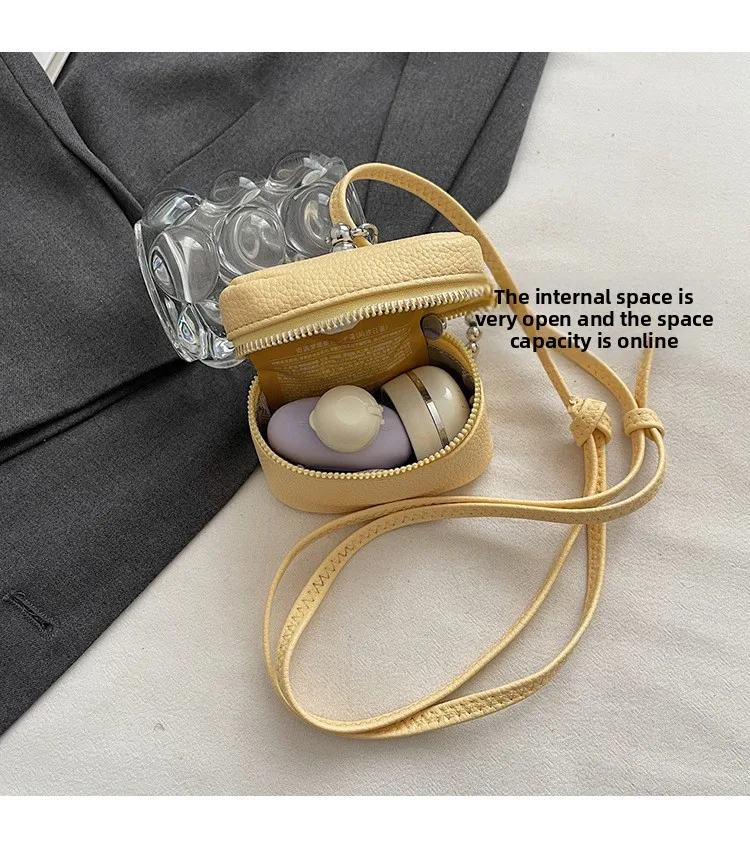 2026 NEW Ins Fashion Luxury Cute Love Fashion Joker Candy-colored Shoulder Portable Red Headphone Case Wrist Strap Mini Bag