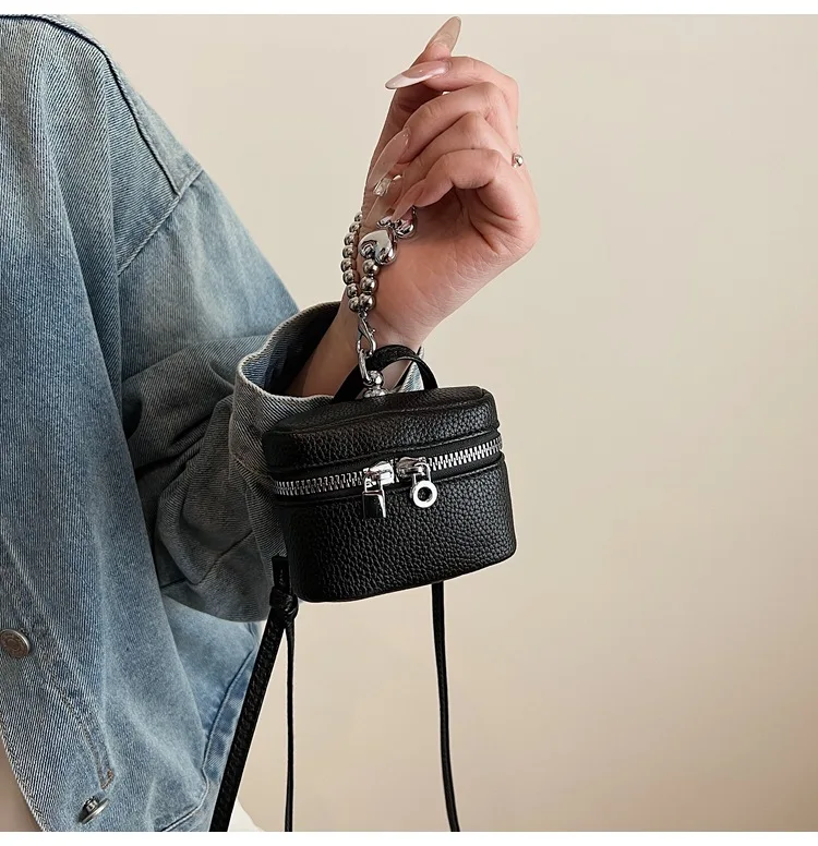 2026 NEW Ins Fashion Luxury Cute Love Fashion Joker Candy-colored Shoulder Portable Red Headphone Case Wrist Strap Mini Bag