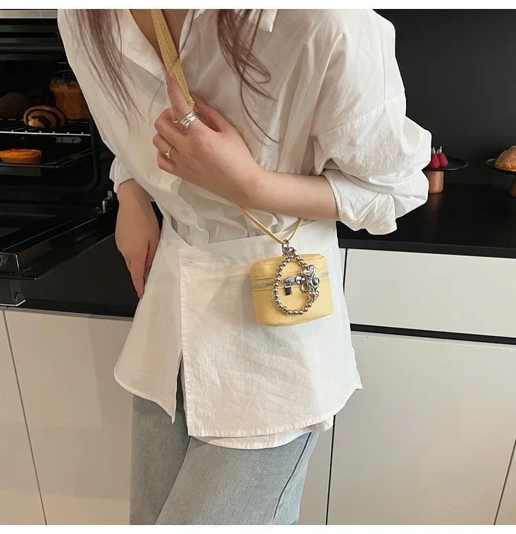 2026 NEW Ins Fashion Luxury Cute Love Fashion Joker Candy-colored Shoulder Portable Red Headphone Case Wrist Strap Mini Bag