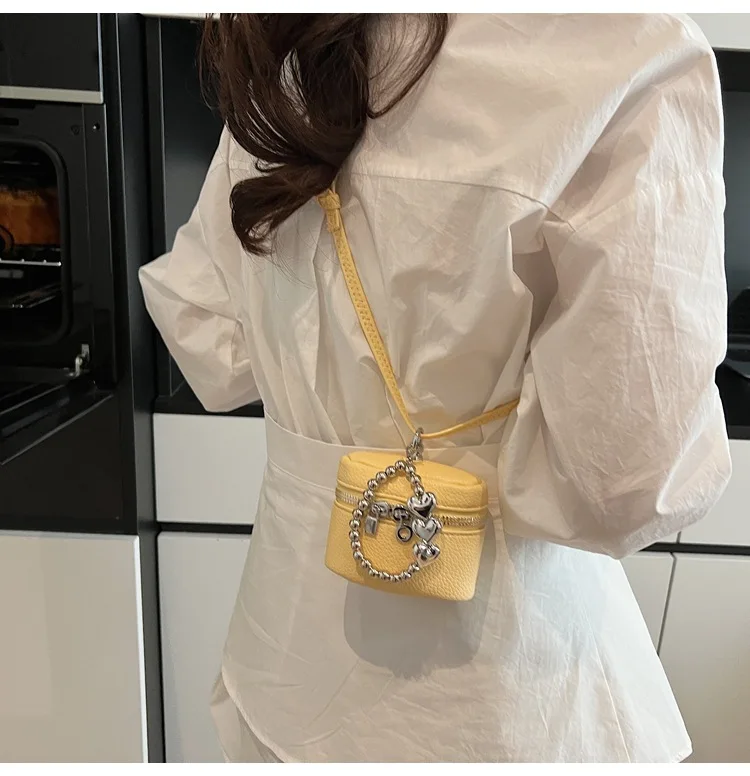 2026 NEW Ins Fashion Luxury Cute Love Fashion Joker Candy-colored Shoulder Portable Red Headphone Case Wrist Strap Mini Bag