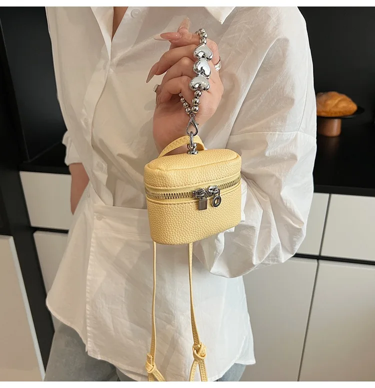 2026 NEW Ins Fashion Luxury Cute Love Fashion Joker Candy-colored Shoulder Portable Red Headphone Case Wrist Strap Mini Bag