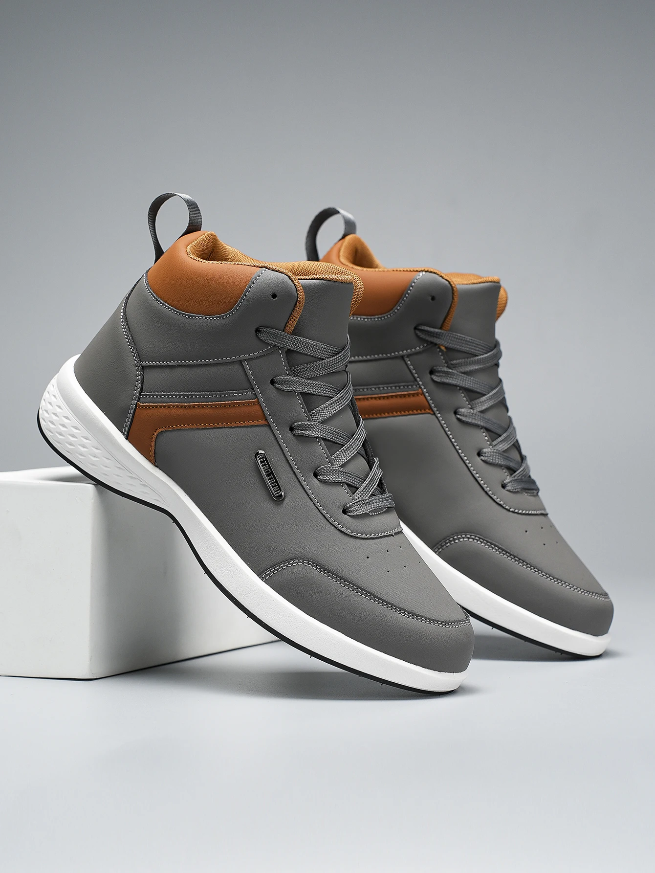 Men's Large Size Outdoor Hiking And Running Shoes Comfortable Casual Versatile Fashionable Sports Shoes for Couples Training