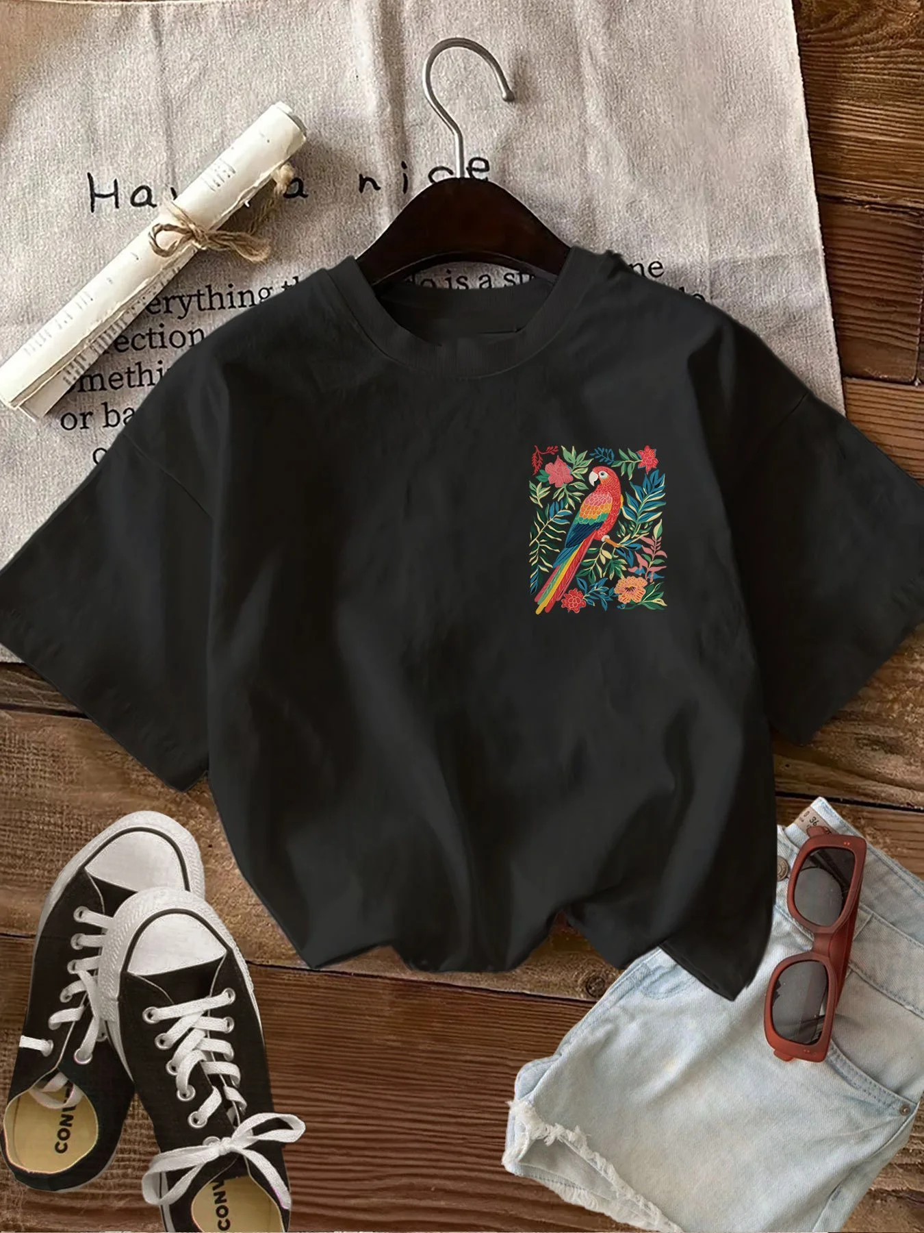 Tropical Parrot Flower Graphic T Shirt Women Summer Casual Short Sleeve Crew Neck Loose Tee Vintage Macaw Bird Harajuku Top