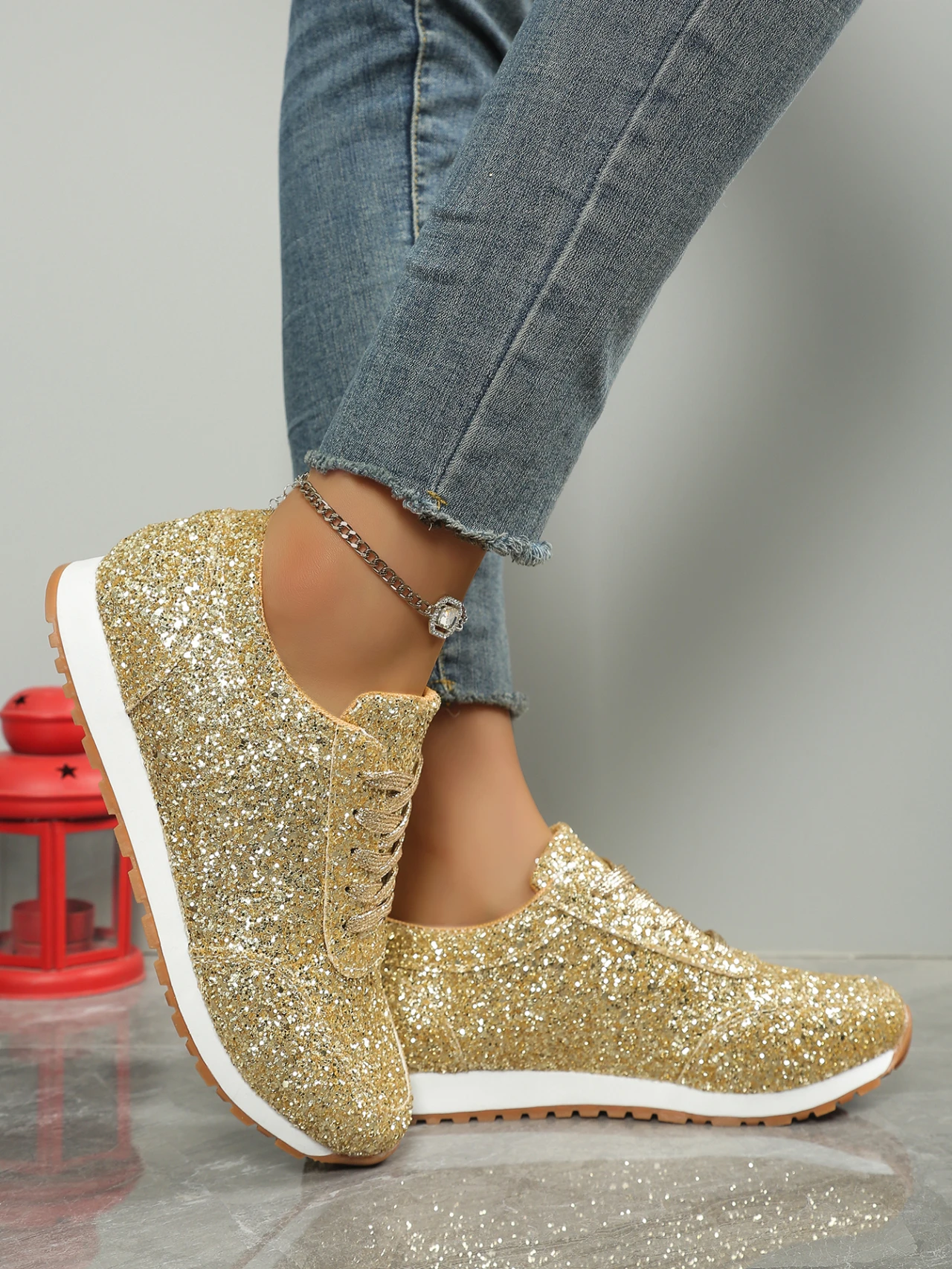 2026 New Lightweight Women's Glitter Sneakers Spring Autumn Lace Up Low Heel Sport Shoes Women Comfort Non Slip Walking Shoes