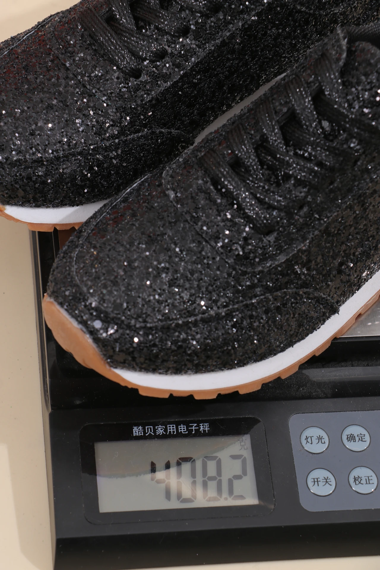 2026 New Lightweight Women's Glitter Sneakers Spring Autumn Lace Up Low Heel Sport Shoes Women Comfort Non Slip Walking Shoes