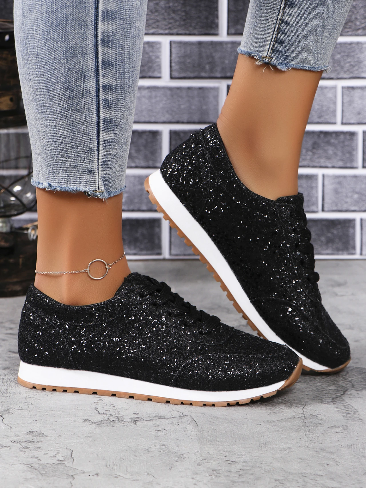2026 New Lightweight Women's Glitter Sneakers Spring Autumn Lace Up Low Heel Sport Shoes Women Comfort Non Slip Walking Shoes