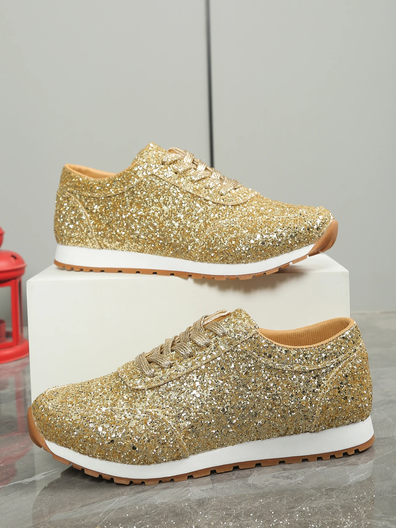 2026 New Lightweight Women's Glitter Sneakers Spring Autumn Lace Up Low Heel Sport Shoes Women Comfort Non Slip Walking Shoes