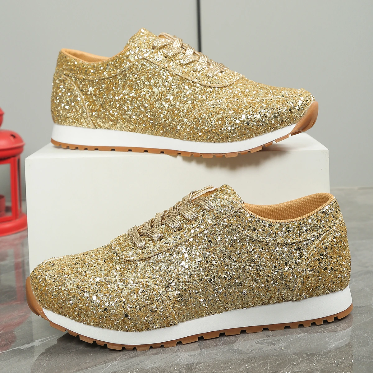 2026 New Lightweight Women's Glitter Sneakers Spring Autumn Lace Up Low Heel Sport Shoes Women Comfort Non Slip Walking Shoes