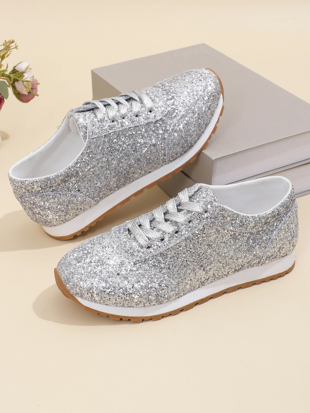 2026 New Lightweight Women's Glitter Sneakers Spring Autumn Lace Up Low Heel Sport Shoes Women Comfort Non Slip Walking Shoes