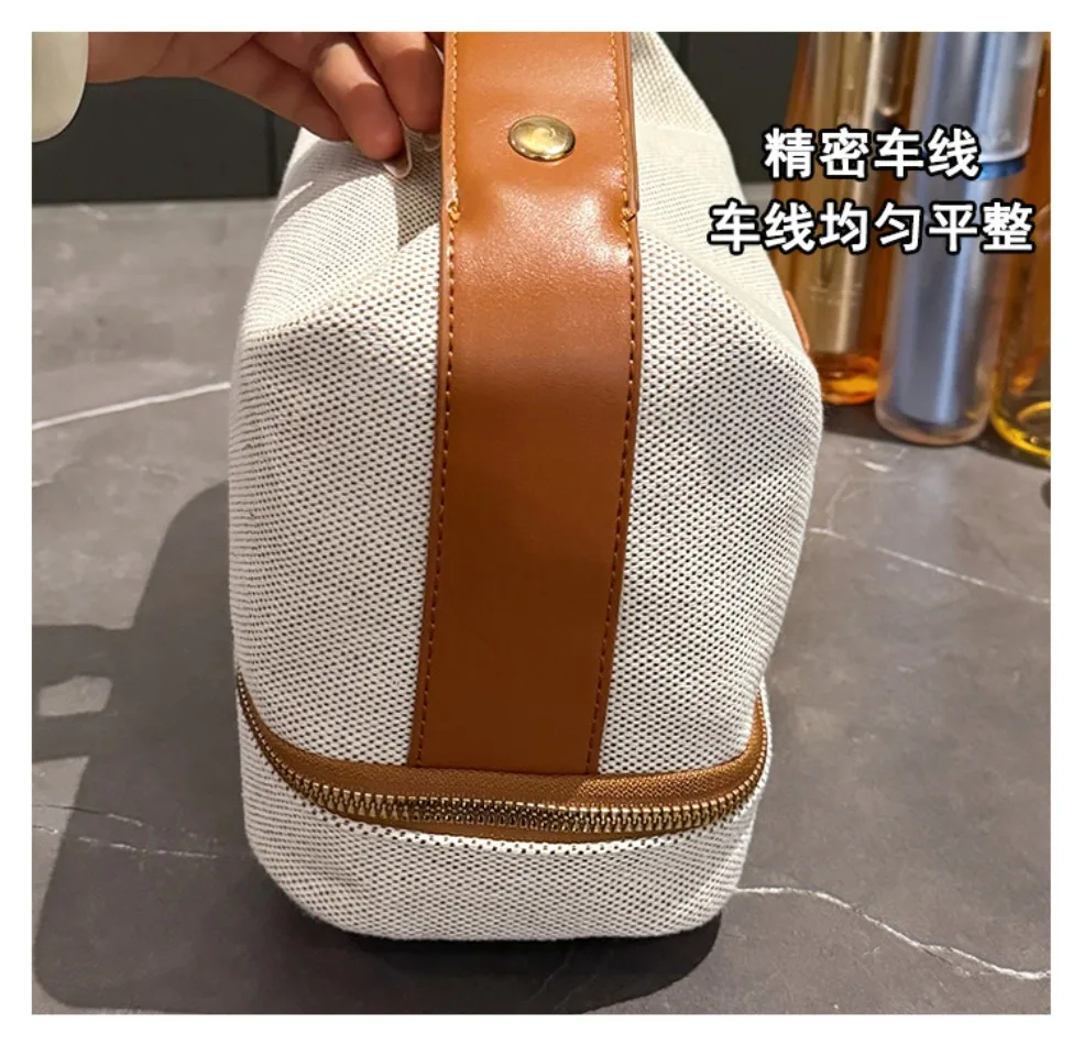 New in Metal Label Retro Luxury Canvas Handheld Makeup Bag with High Quality and Multi Functional Travel Storage Bag