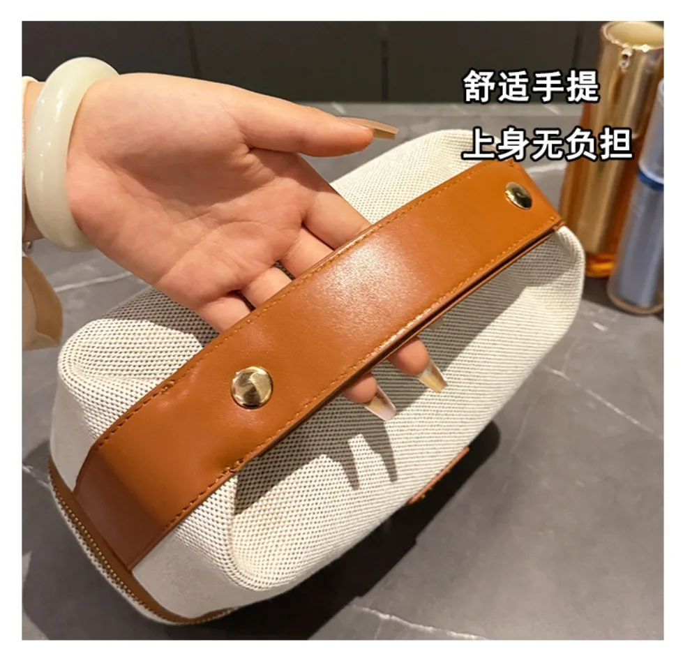 New in Metal Label Retro Luxury Canvas Handheld Makeup Bag with High Quality and Multi Functional Travel Storage Bag
