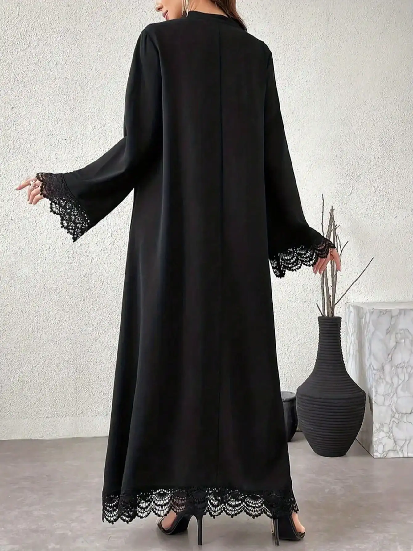 2026 casual and elegant style, V-neck solid color lace long sleeved lace dress long skirt, casual shopping, relaxing and resting