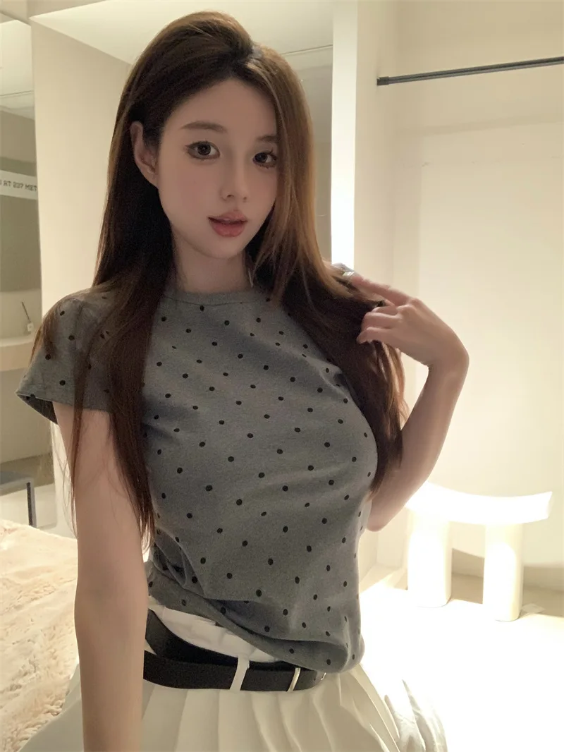 2026 New Women's vintage polka dot print short-sleeved fitted casual T-shirt with a round neck