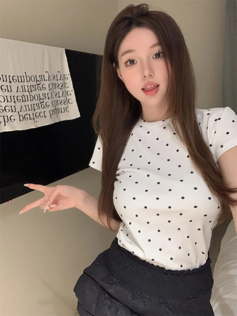 2026 New Women's vintage polka dot print short-sleeved fitted casual T-shirt with a round neck