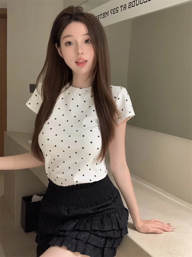2026 New Women's vintage polka dot print short-sleeved fitted casual T-shirt with a round neck