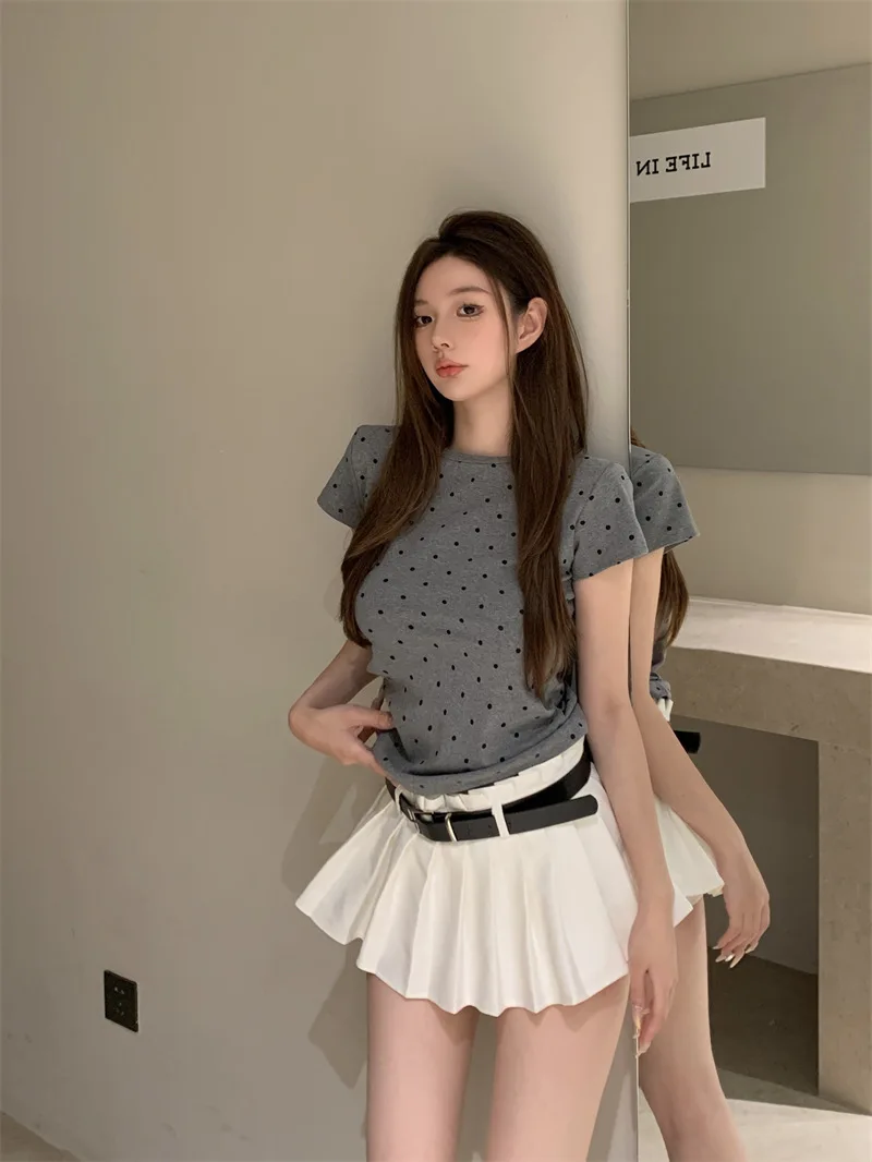 2026 New Women's vintage polka dot print short-sleeved fitted casual T-shirt with a round neck