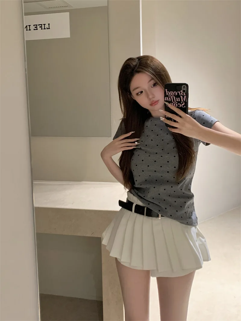 2026 New Women's vintage polka dot print short-sleeved fitted casual T-shirt with a round neck