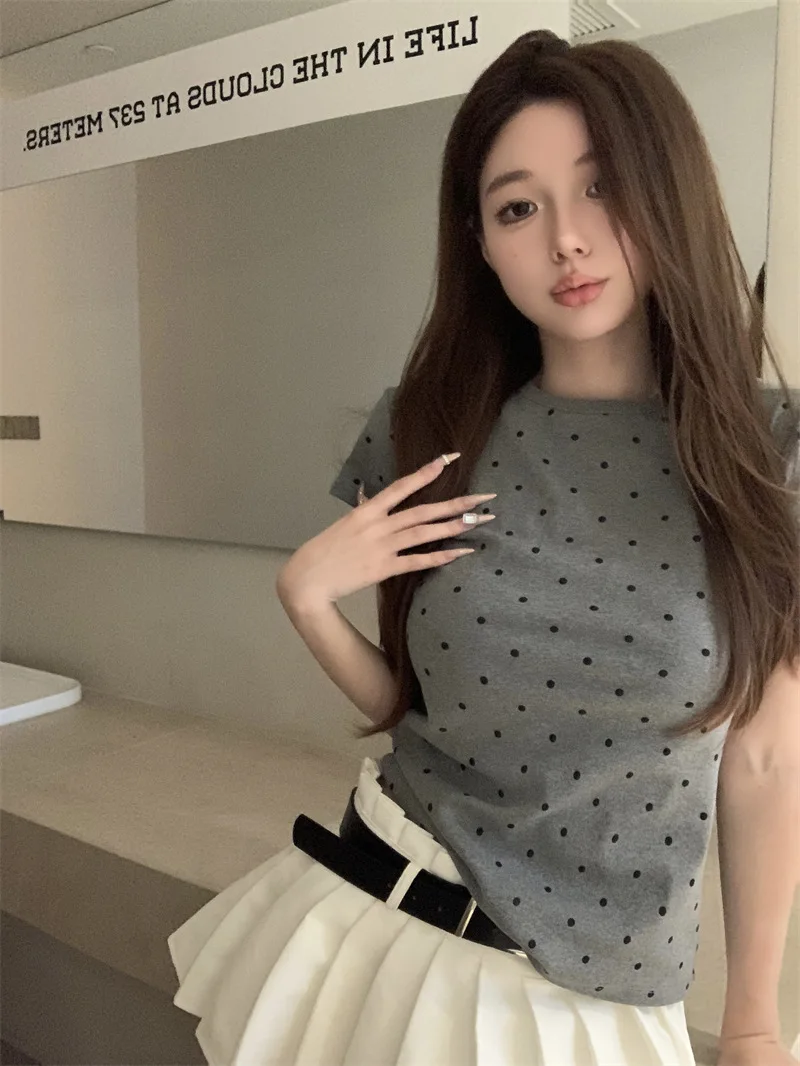 2026 New Women's vintage polka dot print short-sleeved fitted casual T-shirt with a round neck