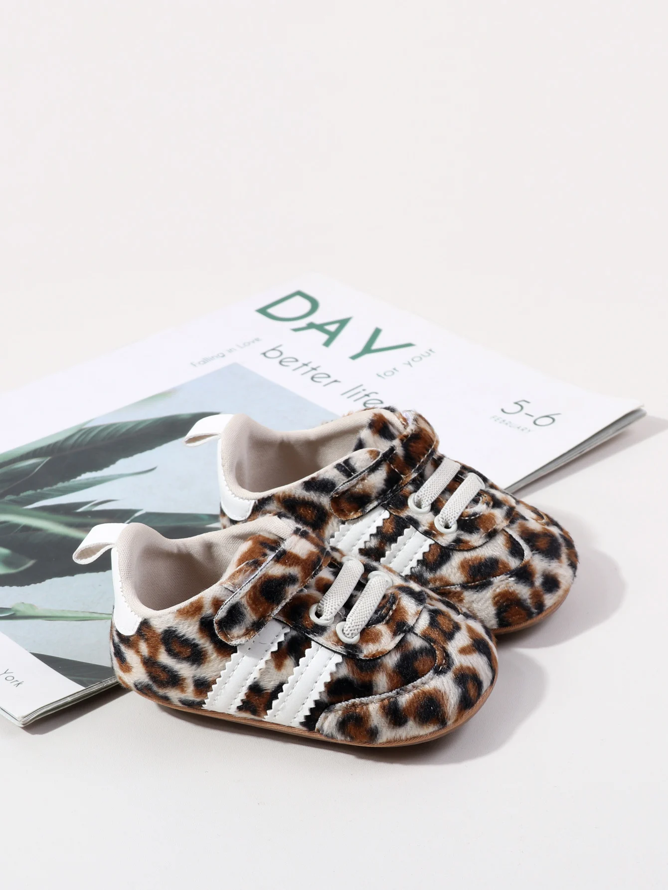Fashion Leopard Print Design Baby Boys And Girls First Walking Indoor Outdoor Toddler Shoes For 0-1 Years Old Soft Sole