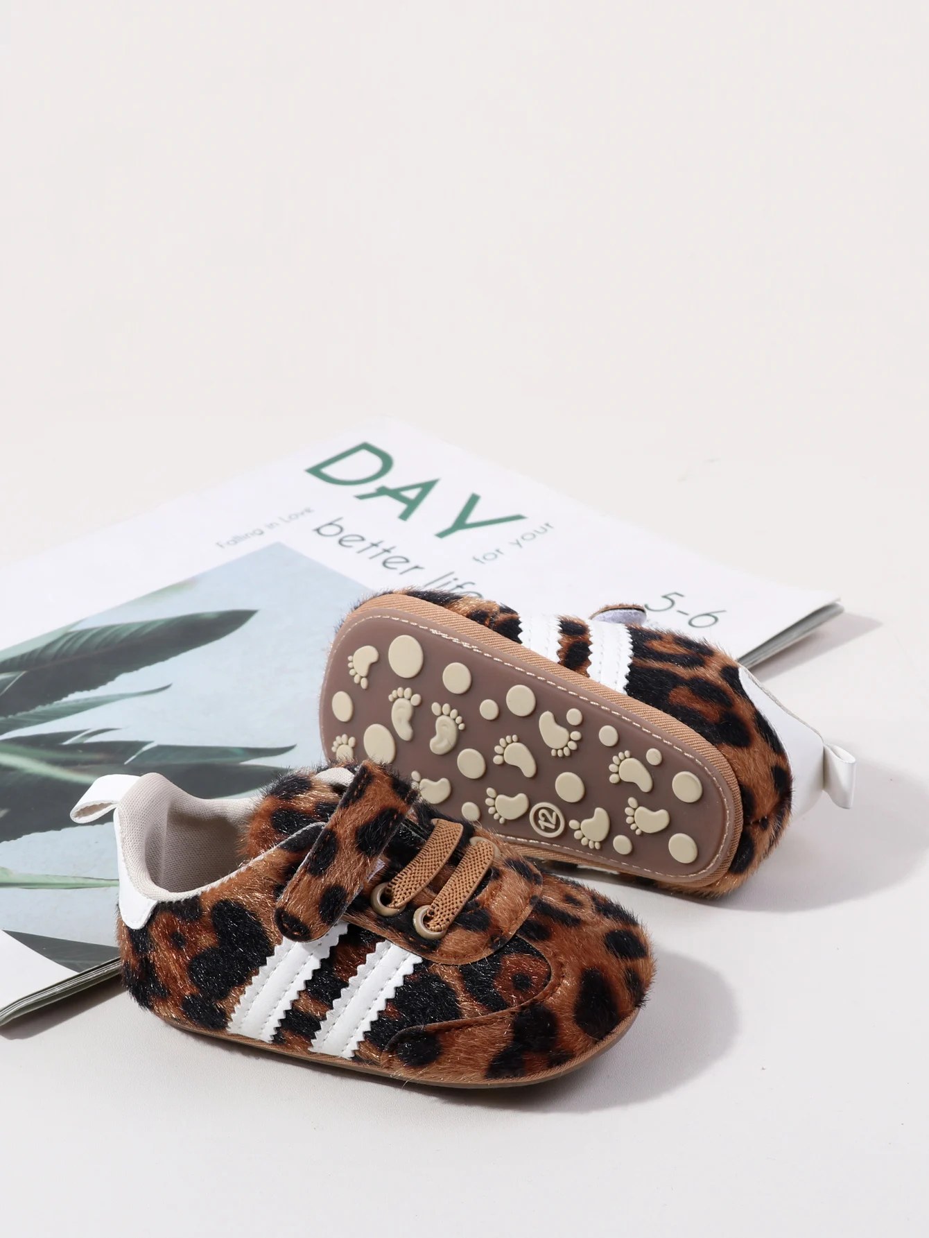 Fashion Leopard Print Design Baby Boys And Girls First Walking Indoor Outdoor Toddler Shoes For 0-1 Years Old Soft Sole