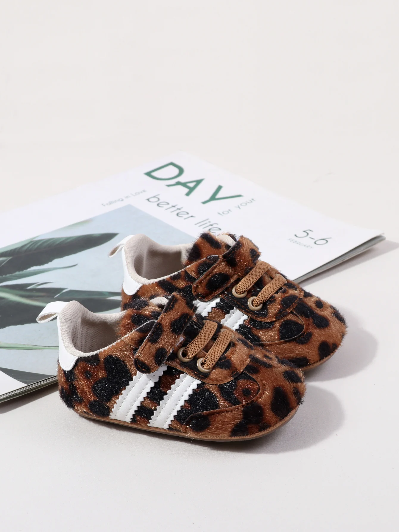 Fashion Leopard Print Design Baby Boys And Girls First Walking Indoor Outdoor Toddler Shoes For 0-1 Years Old Soft Sole