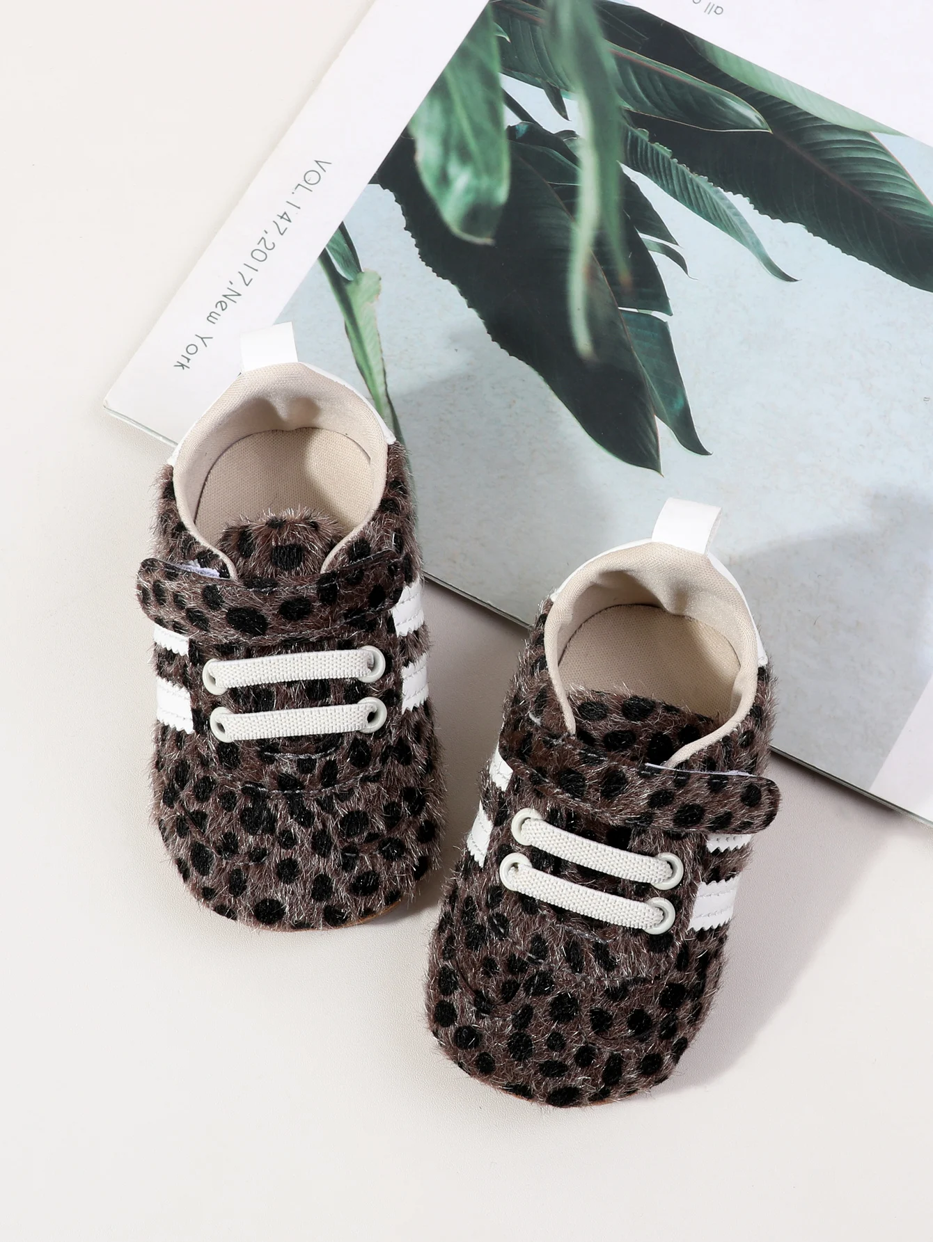 Fashion Leopard Print Design Baby Boys And Girls First Walking Indoor Outdoor Toddler Shoes For 0-1 Years Old Soft Sole