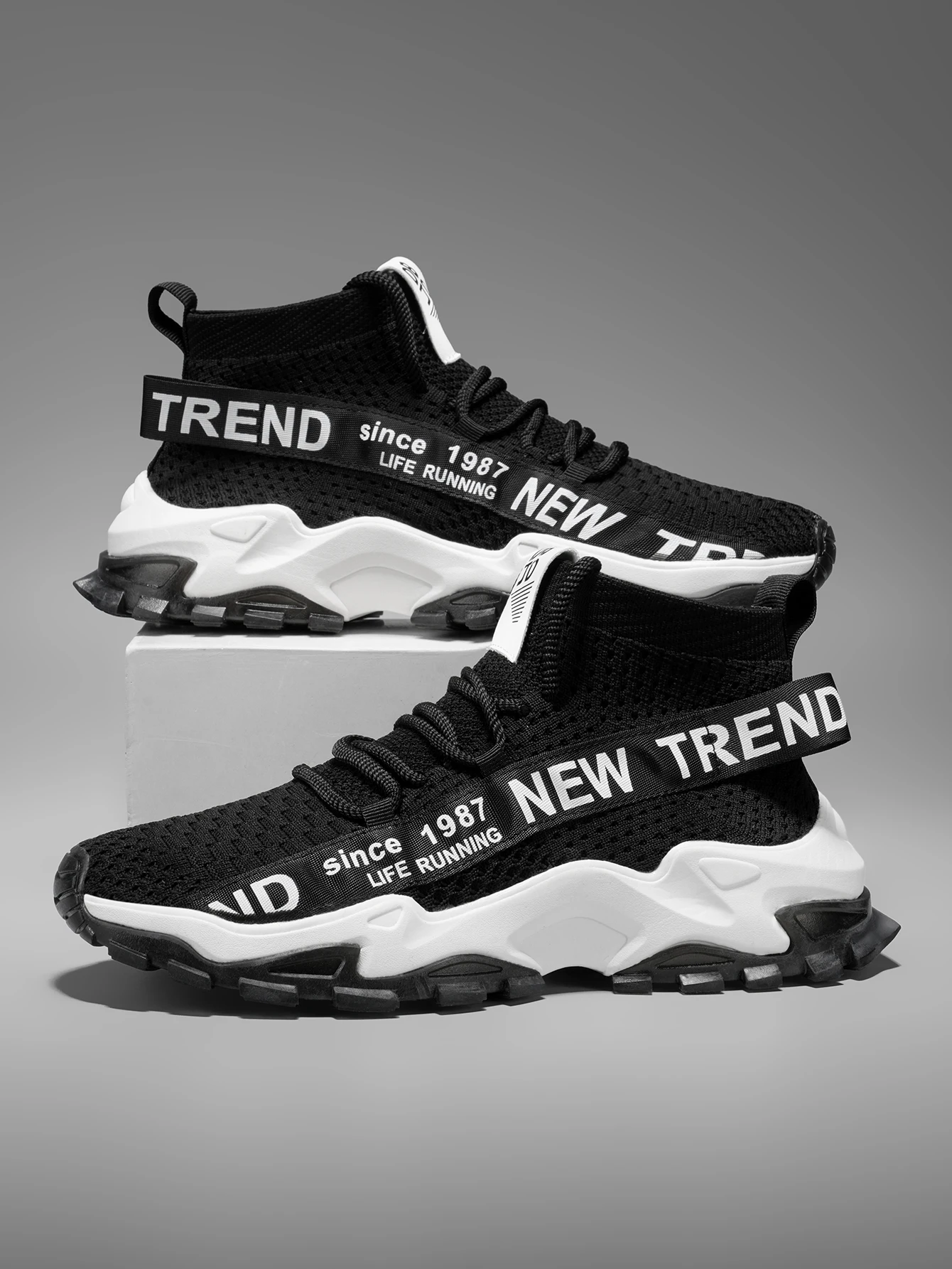 Men's Large Size Outdoor Hiking And Running Shoes Comfortable Casual Versatile Fashionable Sports Shoes for Couples Training