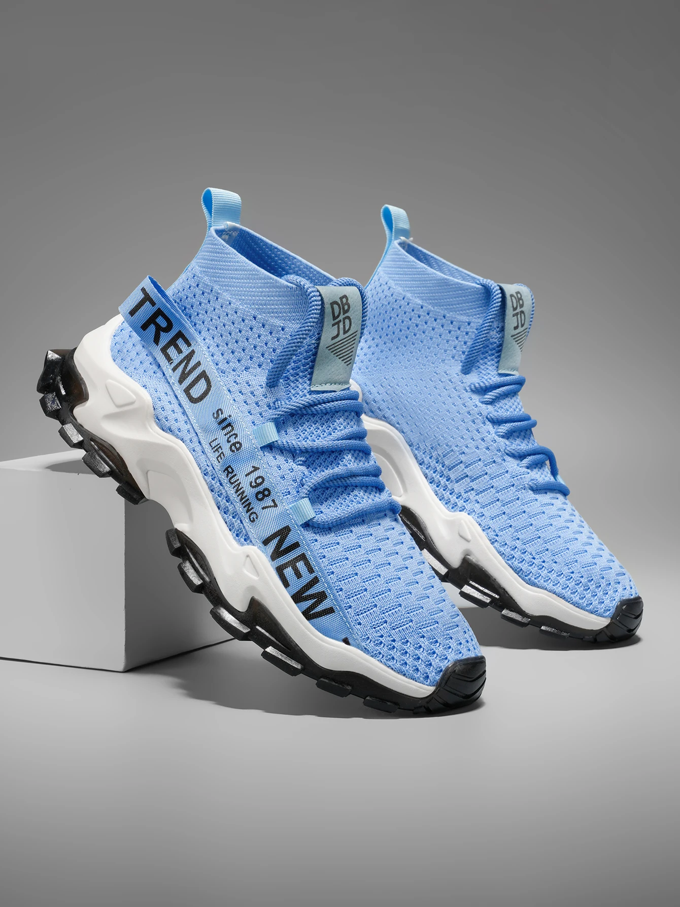 Men's Large Size Outdoor Hiking And Running Shoes Comfortable Casual Versatile Fashionable Sports Shoes for Couples Training