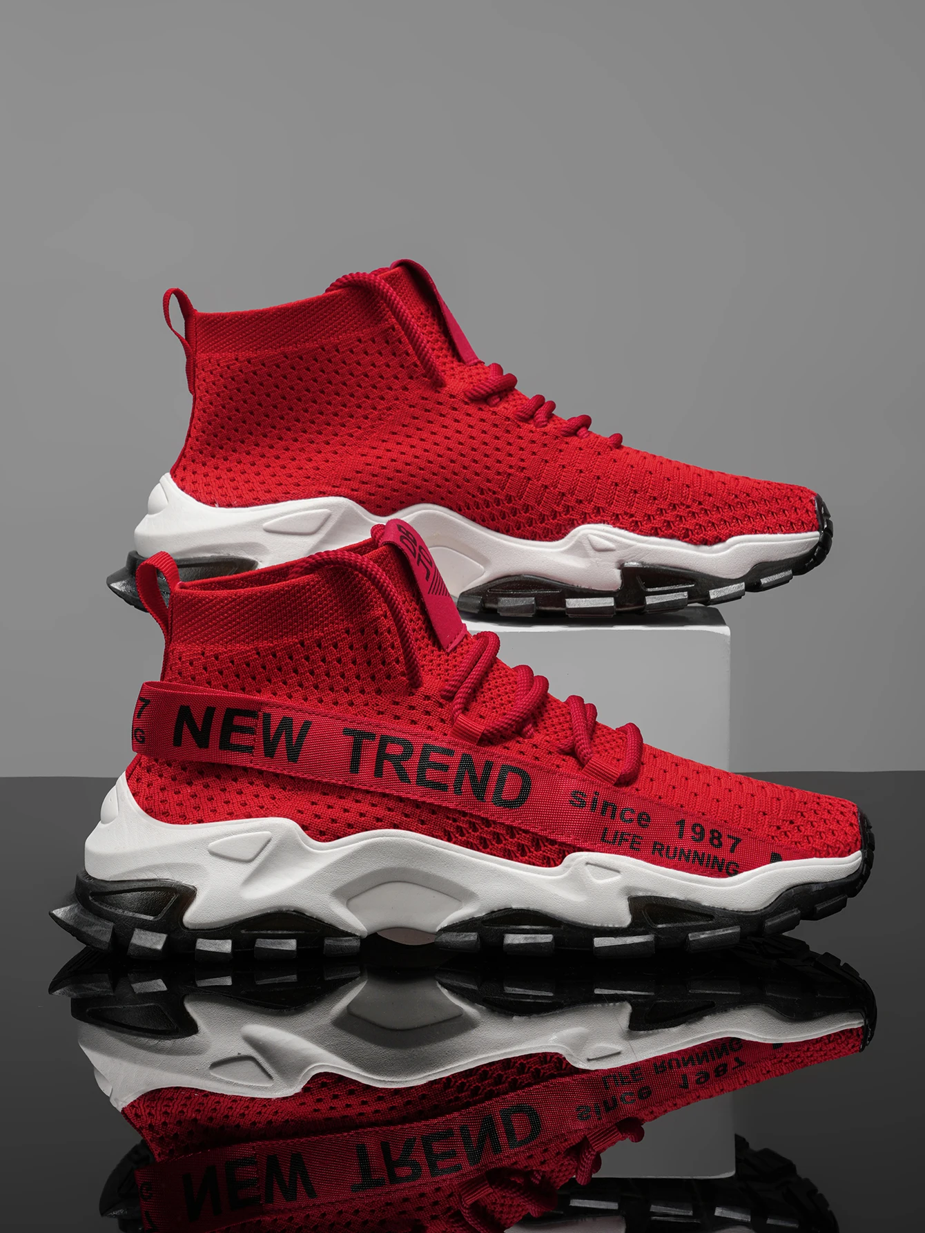 Men's Large Size Outdoor Hiking And Running Shoes Comfortable Casual Versatile Fashionable Sports Shoes for Couples Training