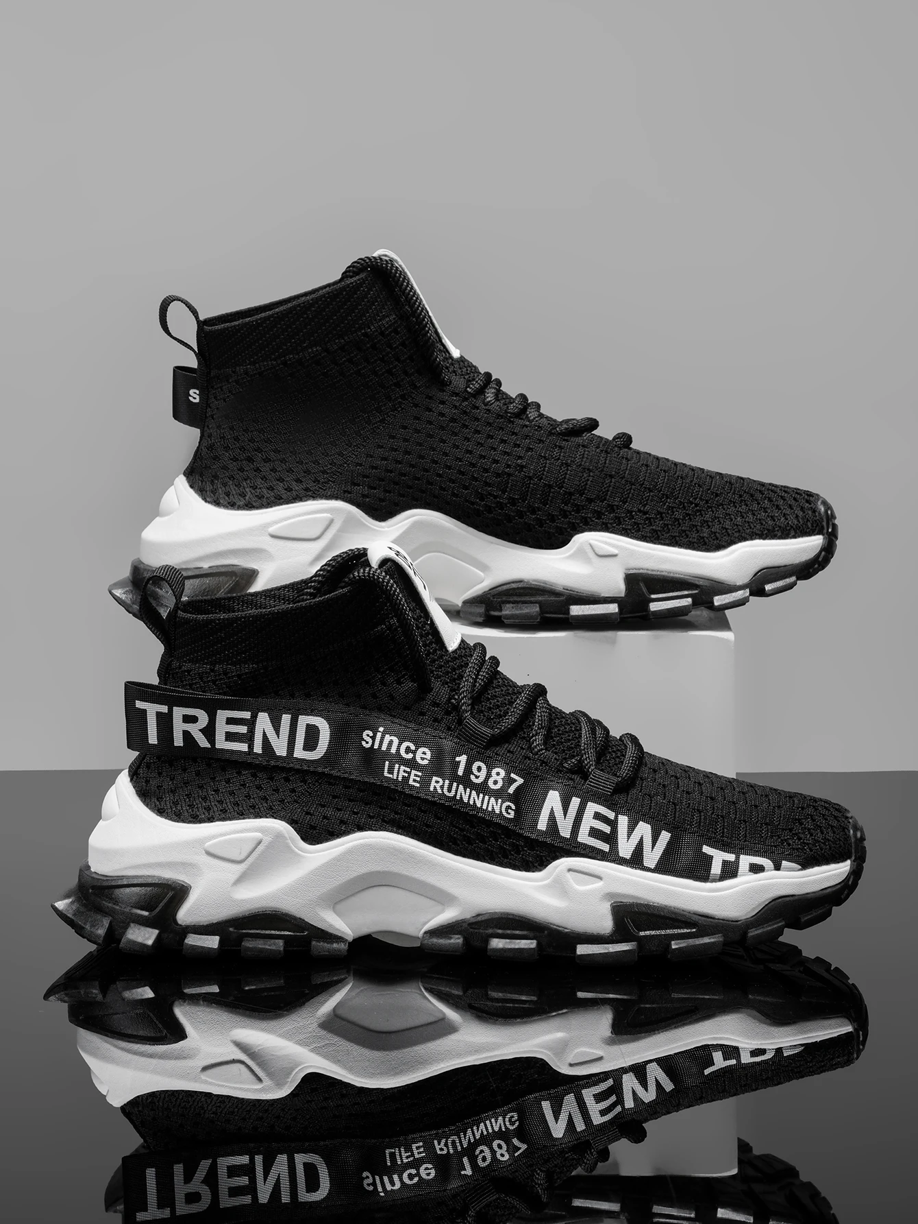 Men's Large Size Outdoor Hiking And Running Shoes Comfortable Casual Versatile Fashionable Sports Shoes for Couples Training