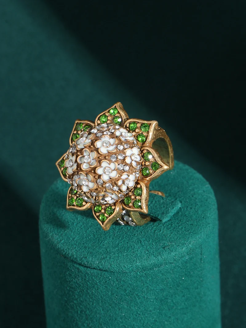 Luxury White Lilac Flower Ring Decoration Gold Color Rhinestones Woman Vintage Jewelry Gift Antique Korean Designer 2026 Wedding