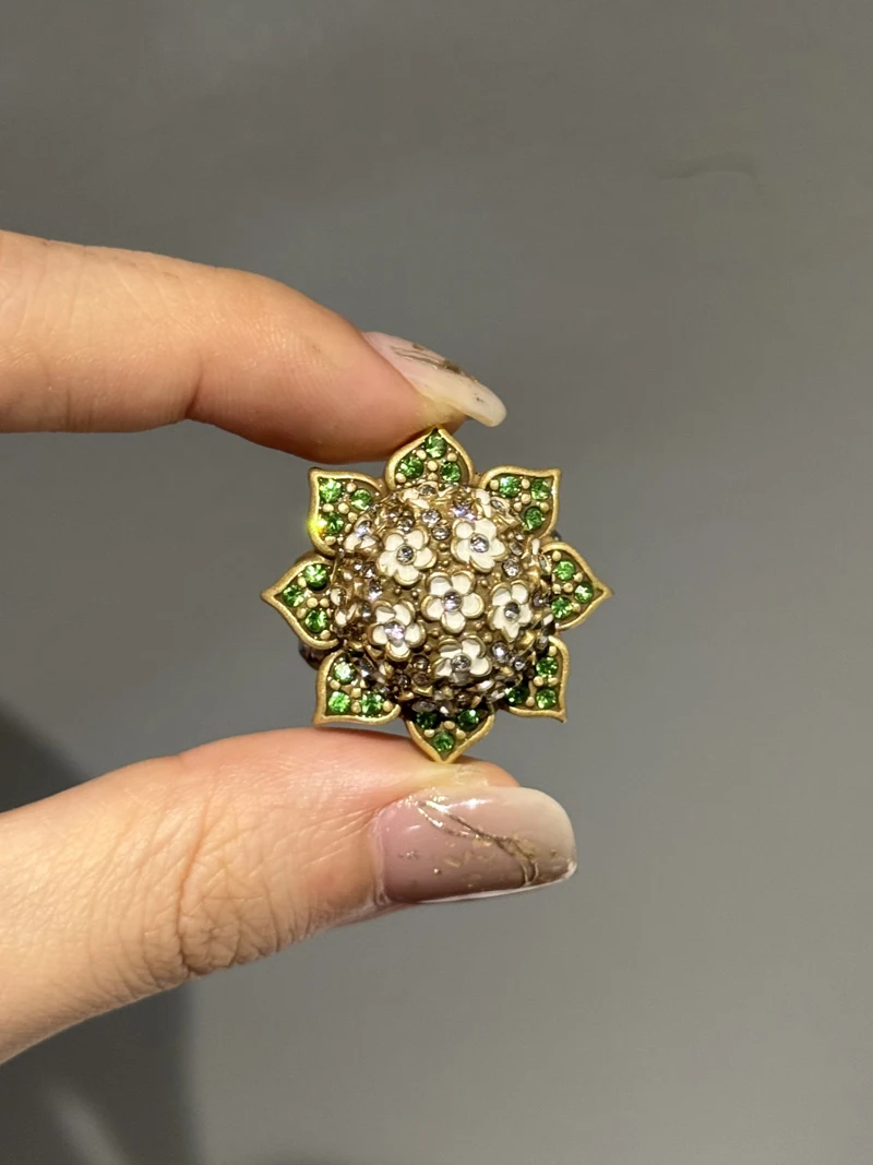 Luxury White Lilac Flower Ring Decoration Gold Color Rhinestones Woman Vintage Jewelry Gift Antique Korean Designer 2026 Wedding