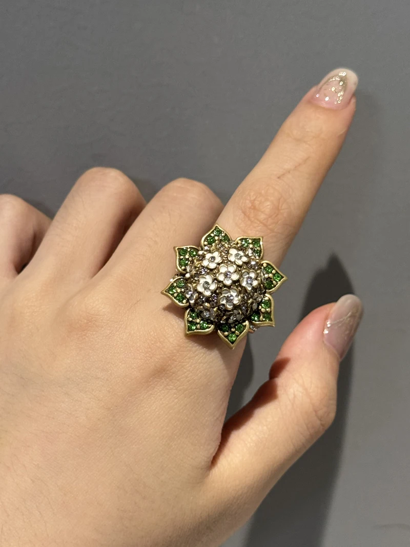 Luxury White Lilac Flower Ring Decoration Gold Color Rhinestones Woman Vintage Jewelry Gift Antique Korean Designer 2026 Wedding