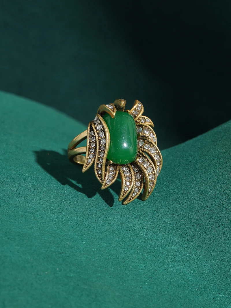 Charm Vintage Gold Plated Feather Rings Antique Green Rhinestone For Women 2026 Banquet Jewelry High Quality Trends Accessories