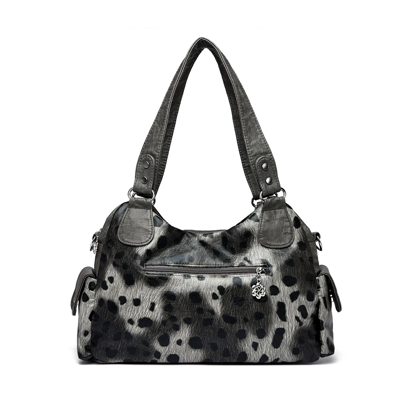 Retro Punk Women Crossbody Bag Metal Chain Multi Pocket Large Capacity PU Adjustable Strap Shoulder Bag for Commute Shopping