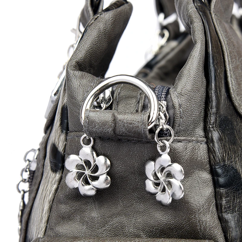Retro Punk Women Crossbody Bag Metal Chain Multi Pocket Large Capacity PU Adjustable Strap Shoulder Bag for Commute Shopping