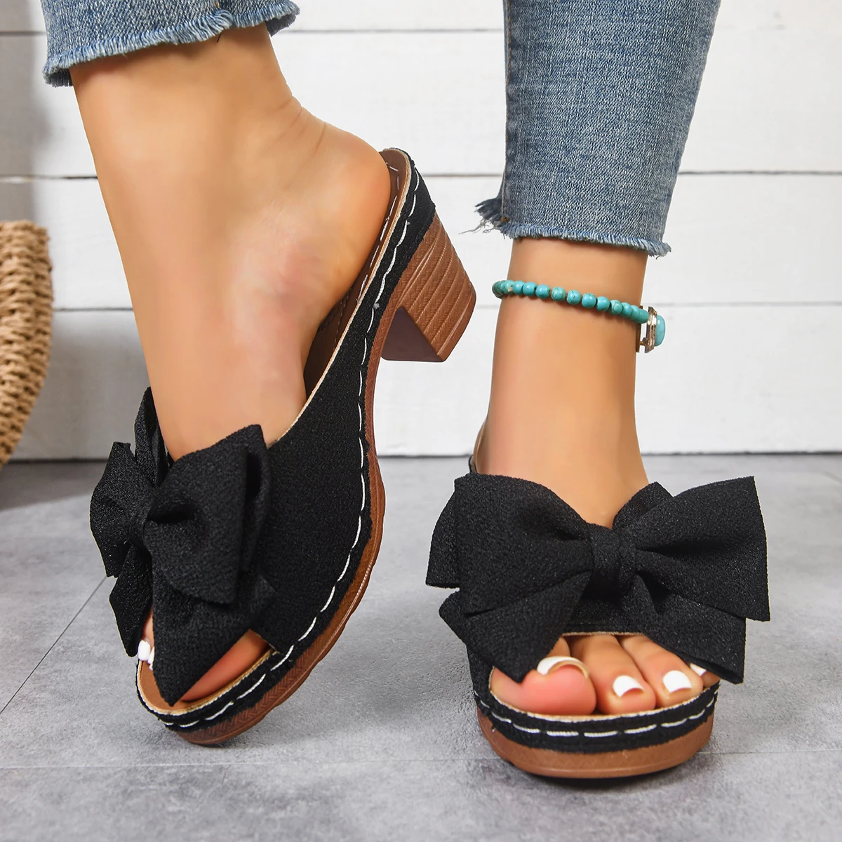 Women Slippers 2026 New Fashion Sandals Slides Women Summer Lightweight Shoes for Women Square Heel Anti-slip Zapatos De Mujer