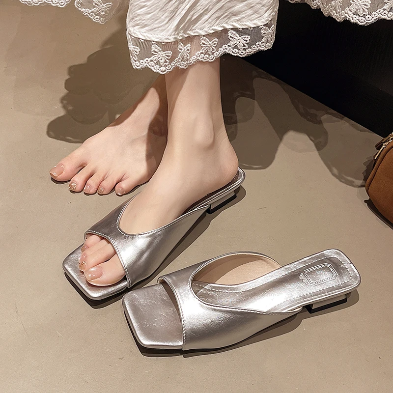 French Minimalist Retro Pointed-Toe Low-Heeled Slippers for Women, Summer Fashionable Beach Sandals with Thick Heels. Size 35-42