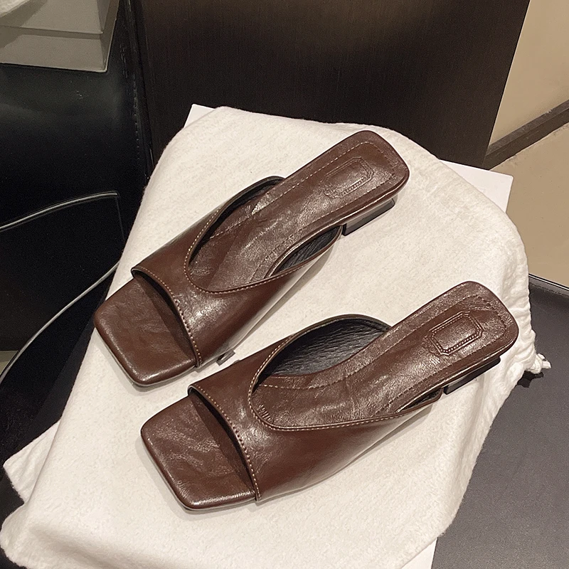 French Minimalist Retro Pointed-Toe Low-Heeled Slippers for Women, Summer Fashionable Beach Sandals with Thick Heels. Size 35-42