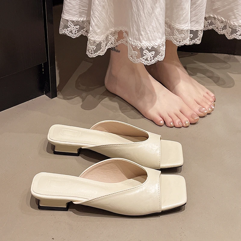French Minimalist Retro Pointed-Toe Low-Heeled Slippers for Women, Summer Fashionable Beach Sandals with Thick Heels. Size 35-42