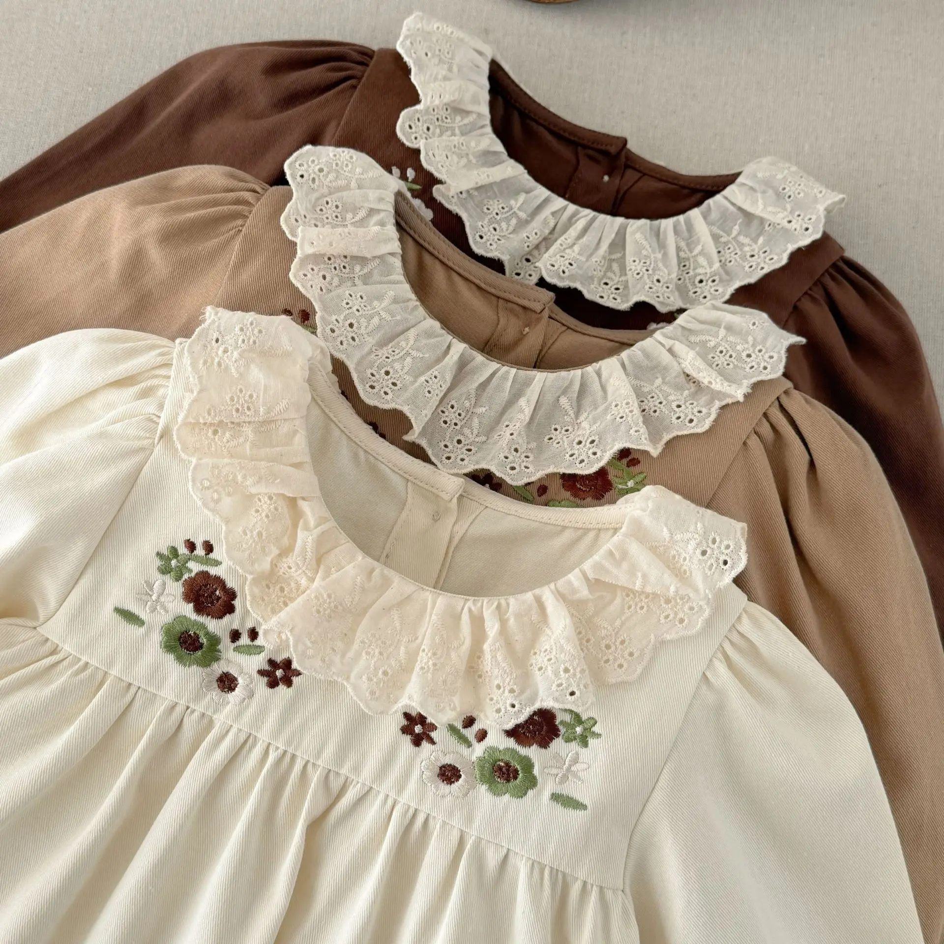 Spring and autumn girls' dress, Korean style, lace collar and embroidered long-sleeved cotton dress, a fashionable and versatile