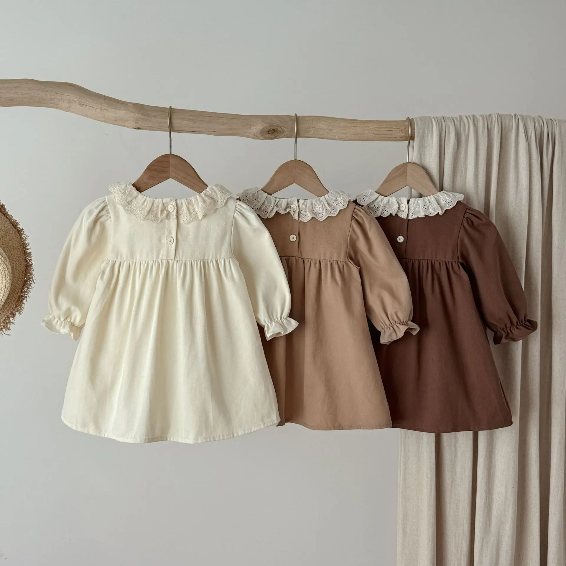 Spring and autumn girls' dress, Korean style, lace collar and embroidered long-sleeved cotton dress, a fashionable and versatile