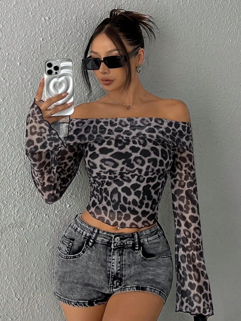 Sexy Women T-shirt Autumn New Streetwear Fashion Long Sleeves O-Neck T-shirt Leopard Off Shoulder Female Versatile Knitted Tees