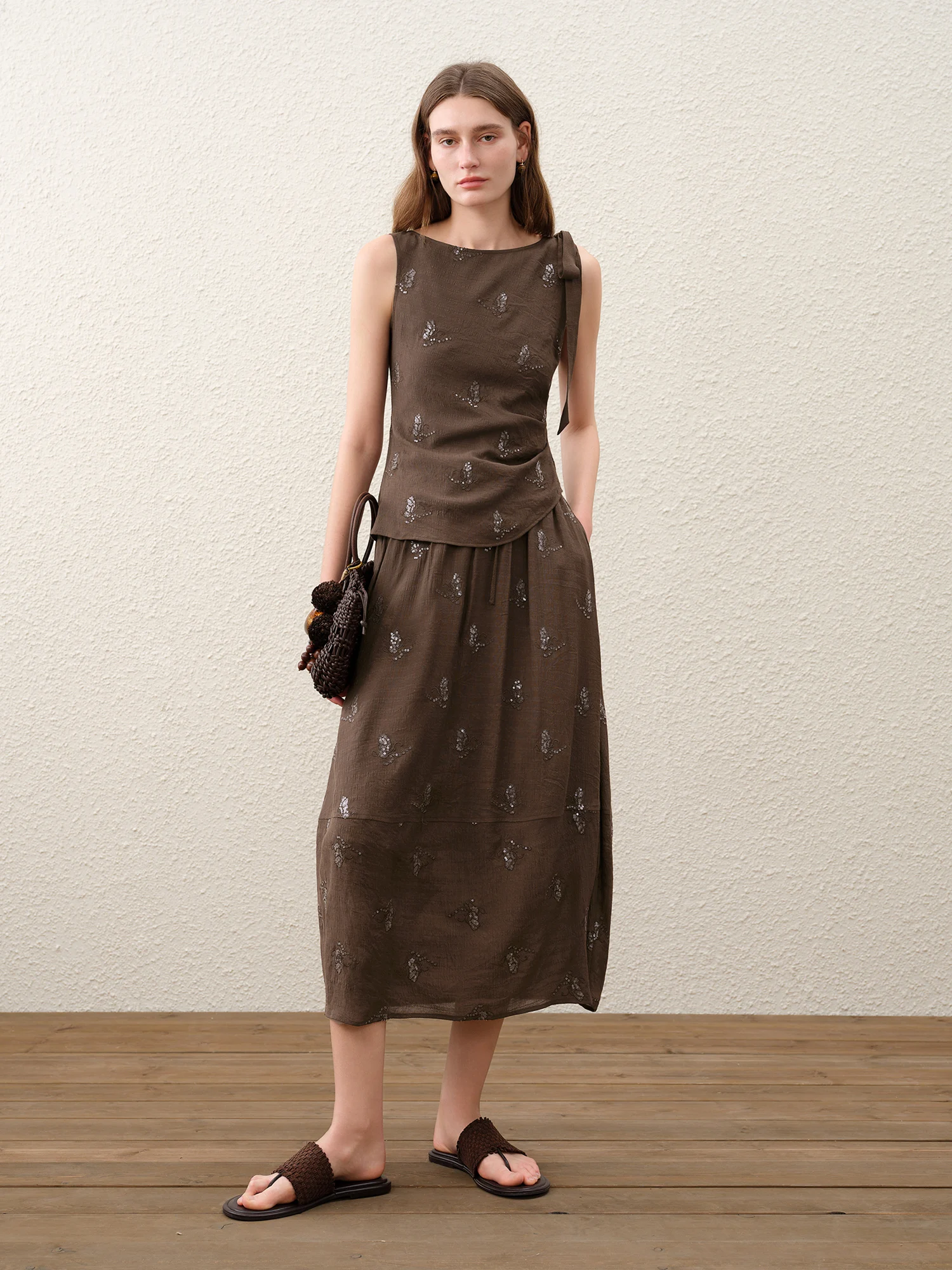 FSLE【Premium Series】Fashionable Embroidered Sleeveless Top and Tulip Skirt Elastic Waist Retro Women 2026 Summer New Arrival Set