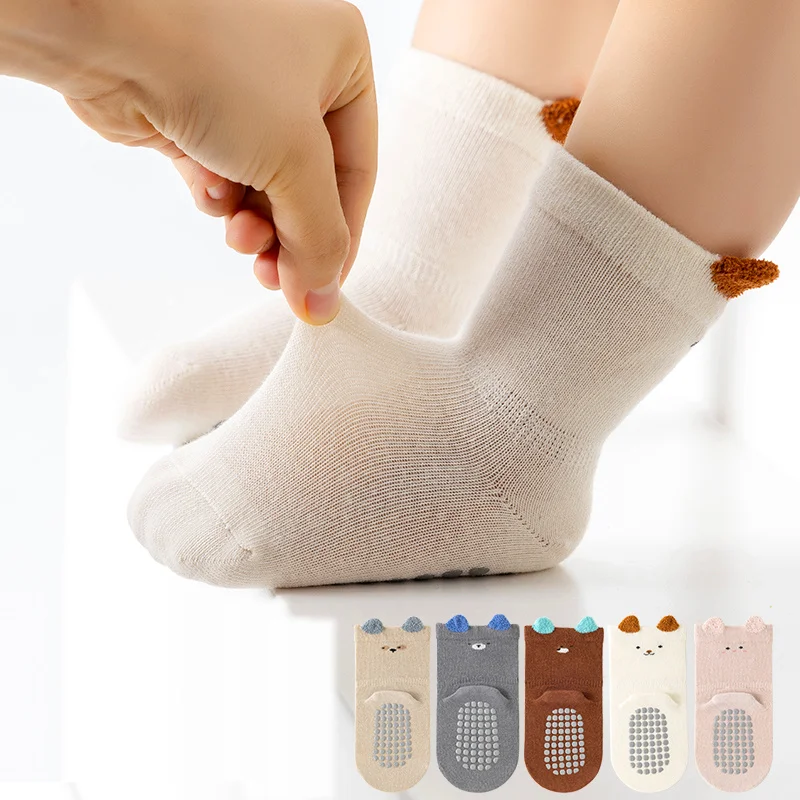 5 pairs of boys and girls' anti slip socks with cute cartoon animal patterns, comfortable and breathable baby floor socks