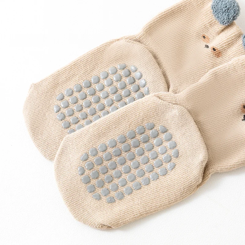 5 pairs of boys and girls' anti slip socks with cute cartoon animal patterns, comfortable and breathable baby floor socks